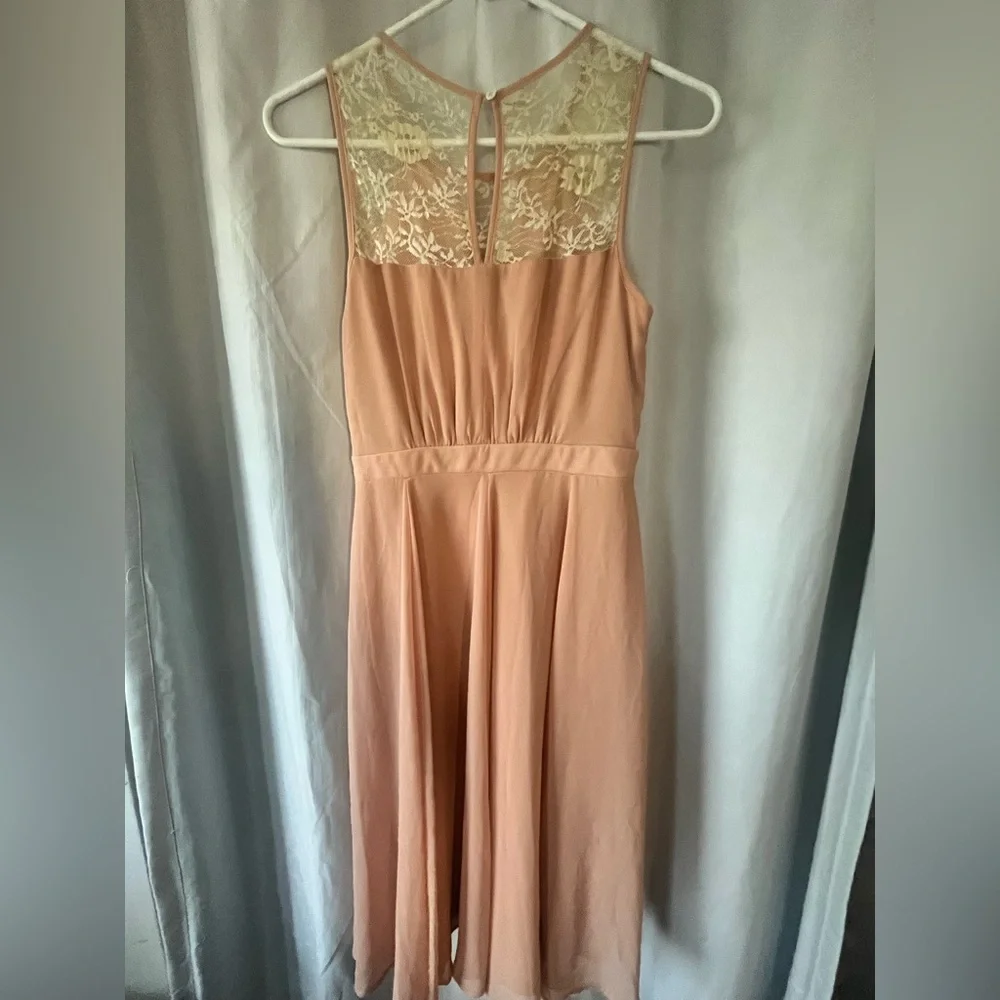 Elegant Peach Lace-Trimmed Dress - Picture 3 of 4